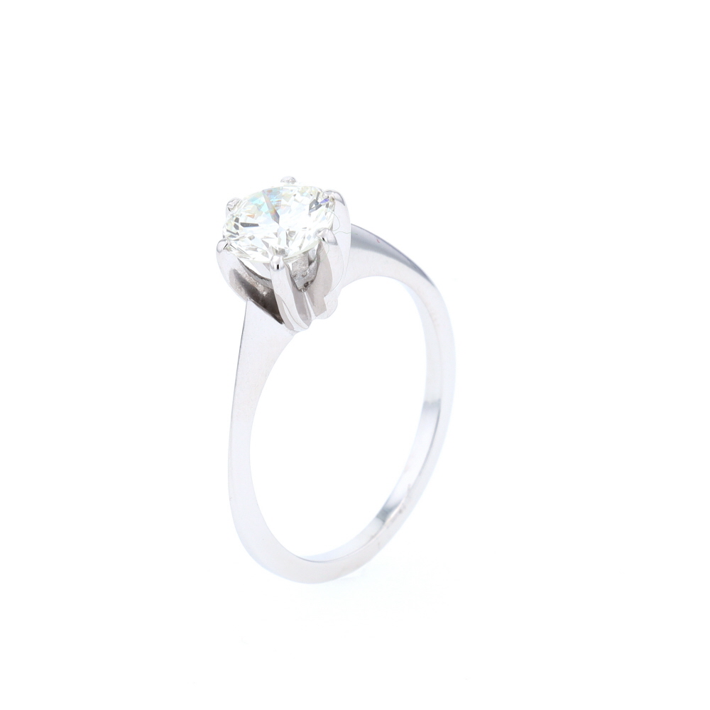 Bague solitaire en or blanc et diamant