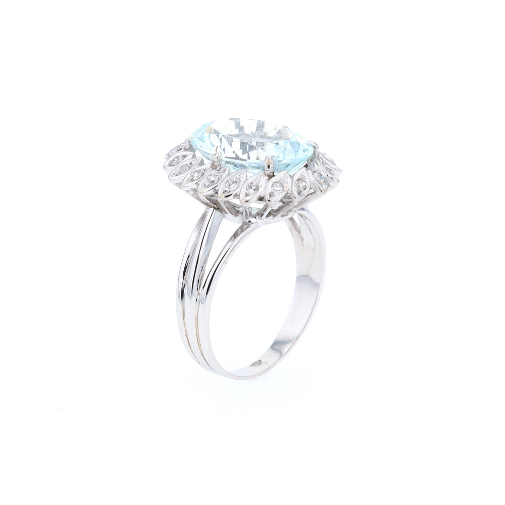 Bague Marguerite en or blanc, aigue-marine et diamants