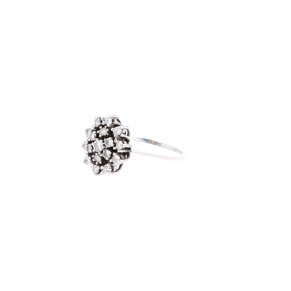 Bague Fleur en or blanc et diamants