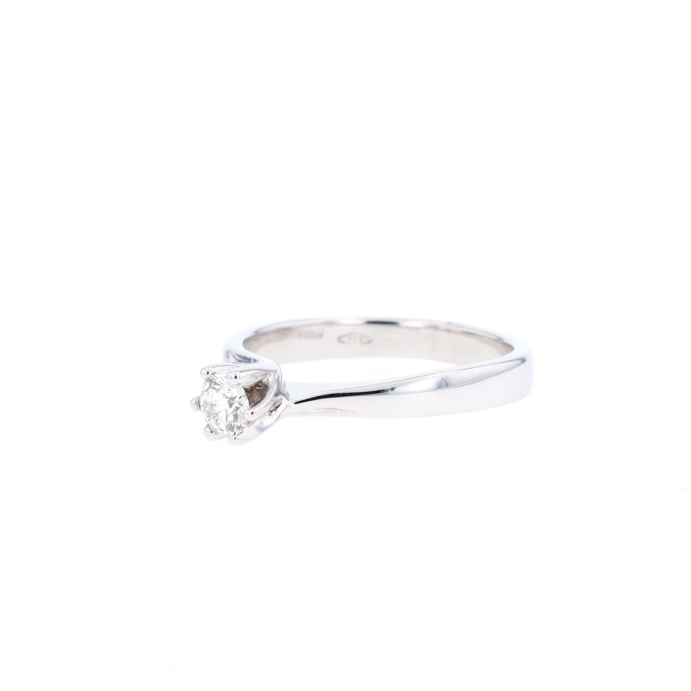 Bague Solitaire en or blanc et diamant