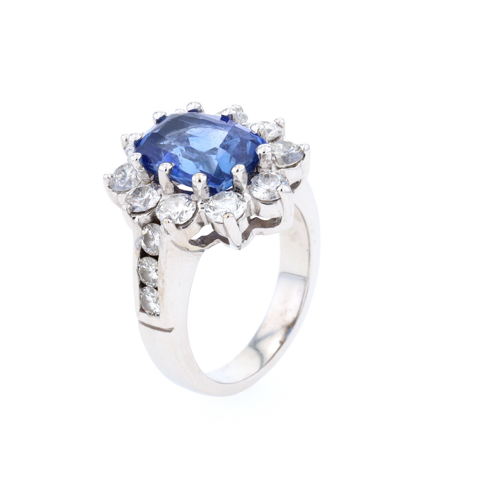 Bague Marguerite en or blanc, saphir et diamants