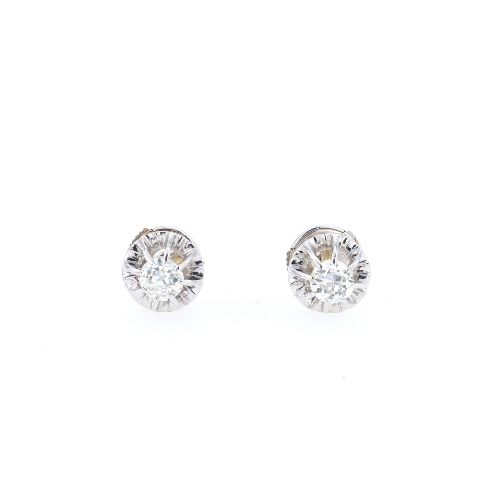 Puces d\'oreilles en or blanc et diamants