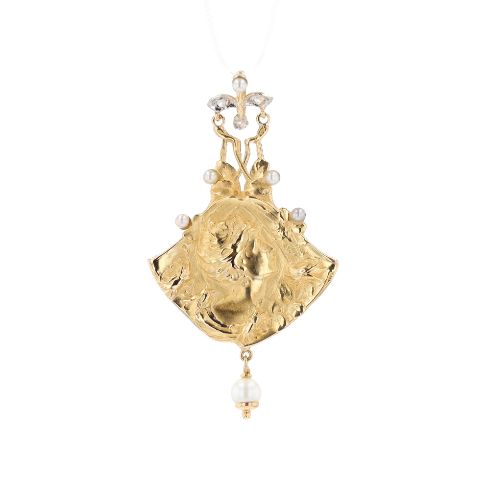 Pendentif en or jaune et perles