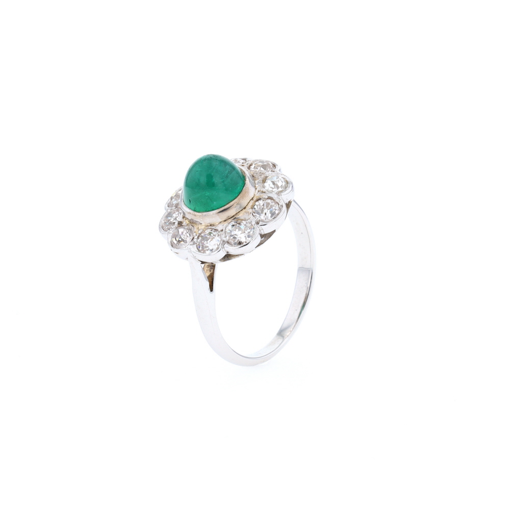Bague Marguerite en or blanc, émeraude et diamants